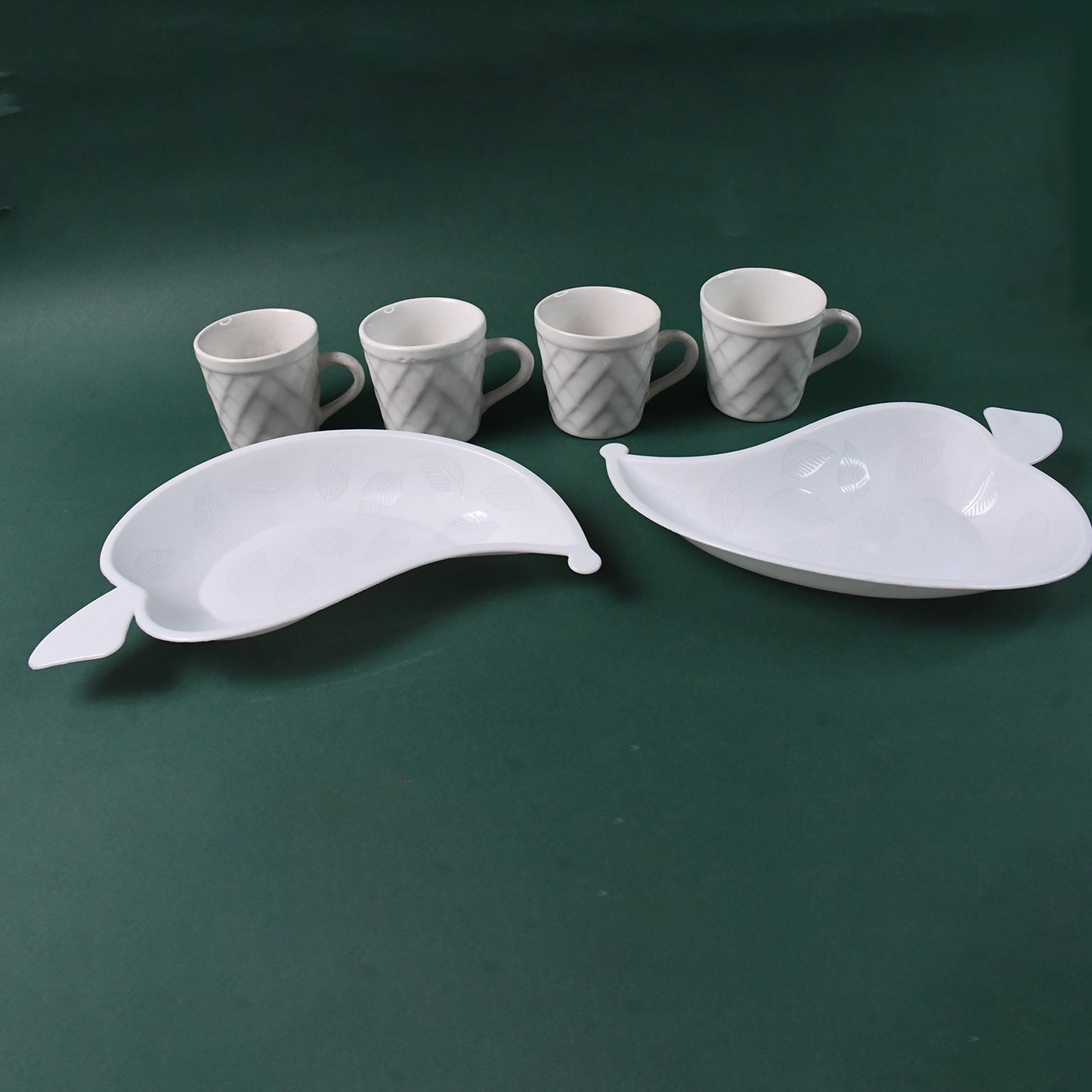 Unibic Ceramic Tea Cups With Plastic Leaf Shape Platter (6 Pcs Set)