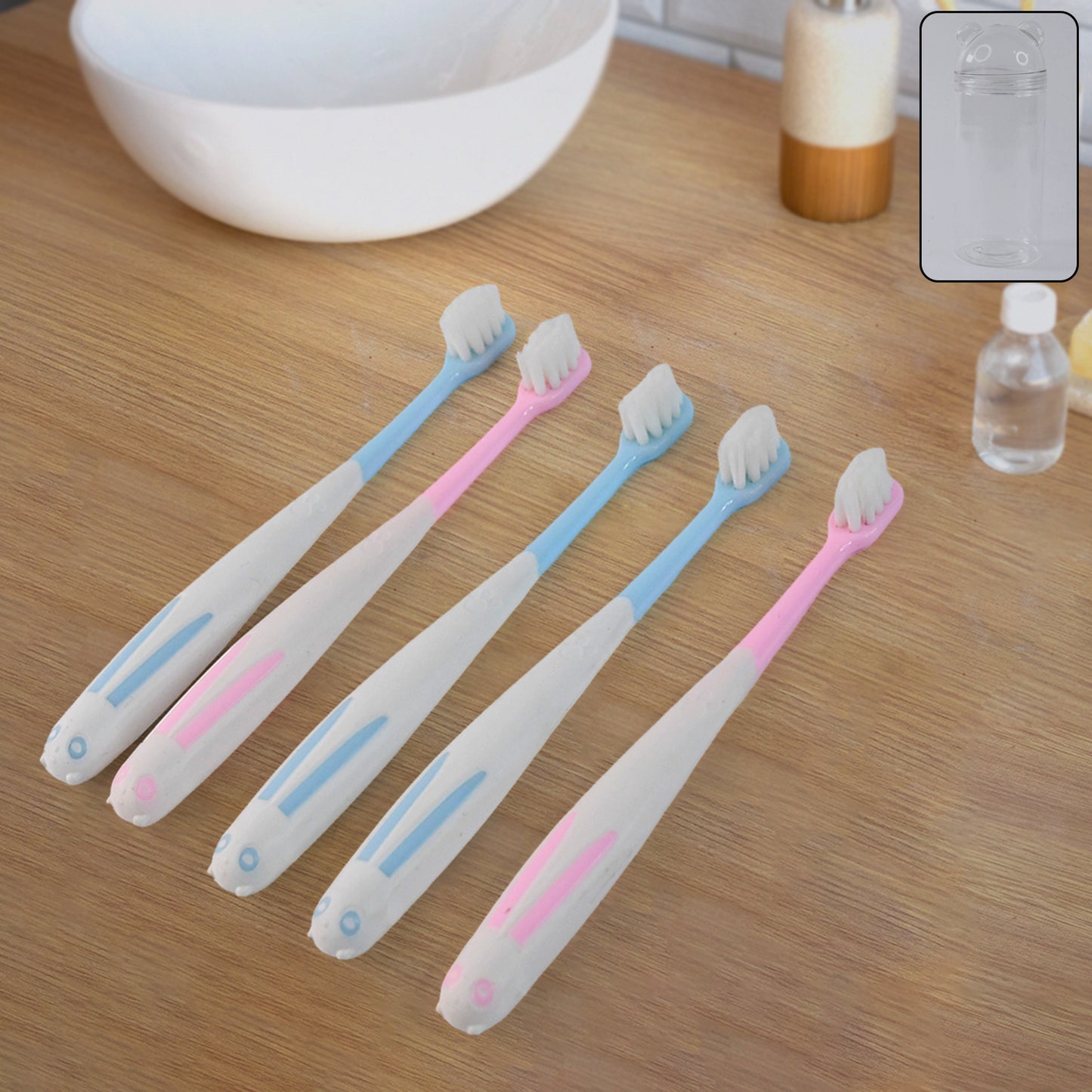 Travel-friendly Toothbrush Holder With 4 Soft Bristle Toothbrushes