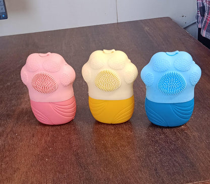 Non-Slip Silicone Face Ice Roller & Scrubber