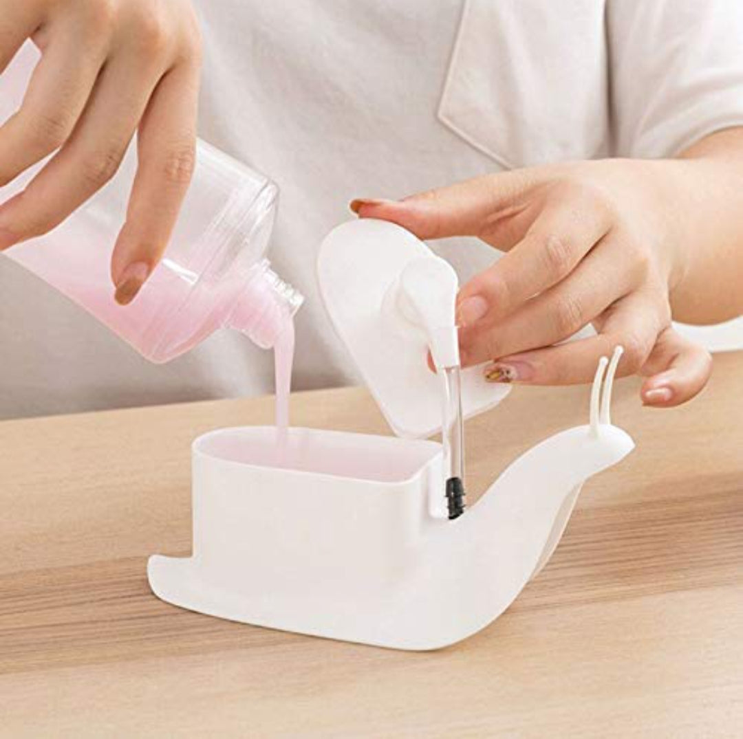 Portable Snail Shape Liquid Soap Dispenser (1 pc)